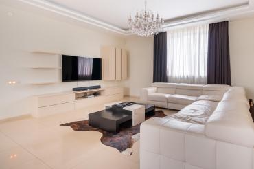 Дом, Околица ДСК (Докукино д.), 368.9 кв.м