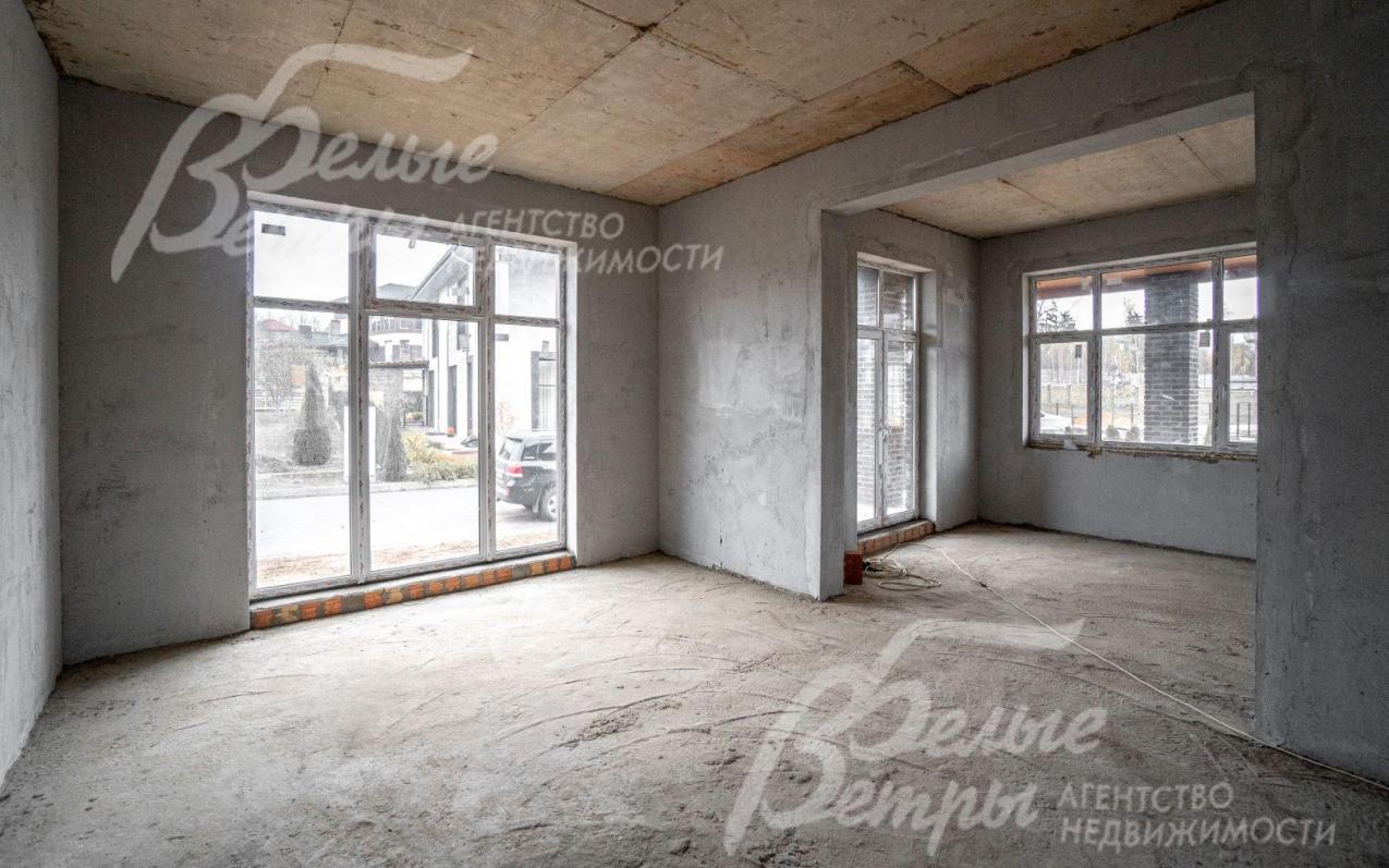 Кухня 14 кв.м с выходом на крытую террасу 44 кв.м