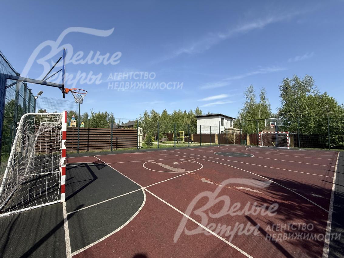 Поле для командных спортивных игр