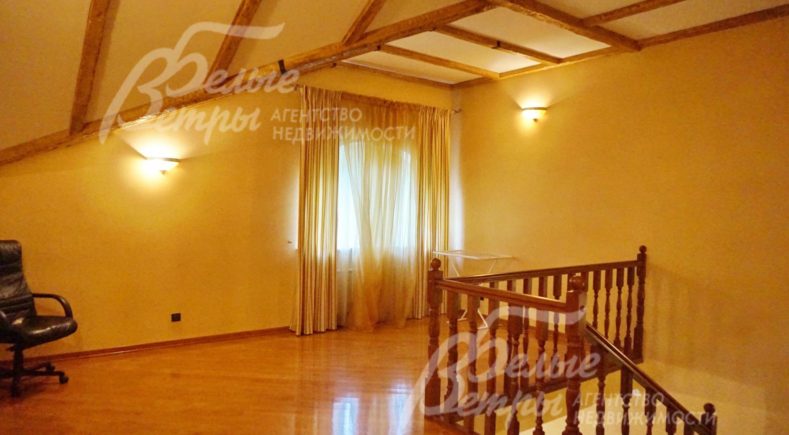 Холл в мансарде