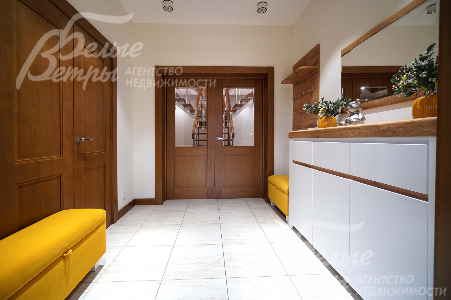 Прихожая с гардеробной