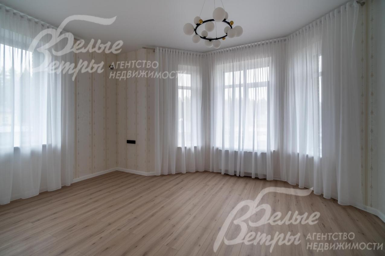 Спальня с нестандартной планировкой на втором этаже