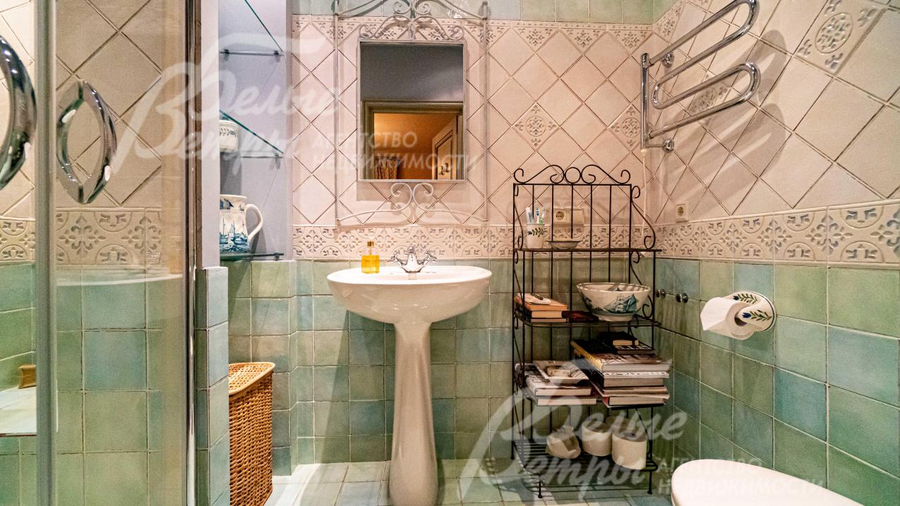 Санузел при спальне на 1-ом этаже