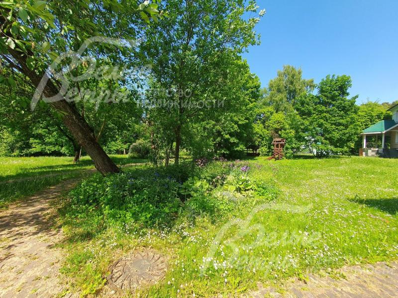 Территория санатория занимает 4.4 Га