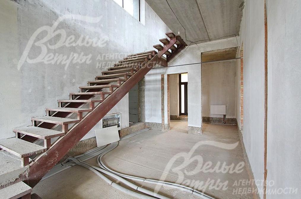 Установлен лестничный марш