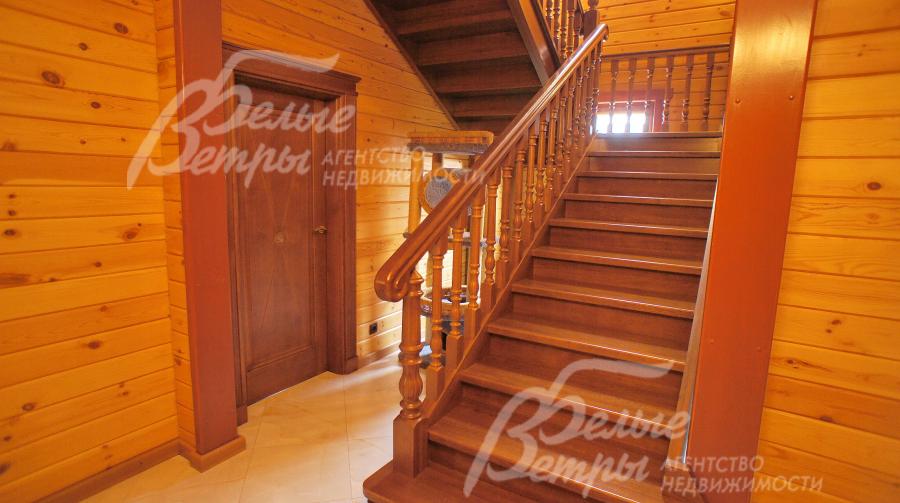 Лестница массив дуба