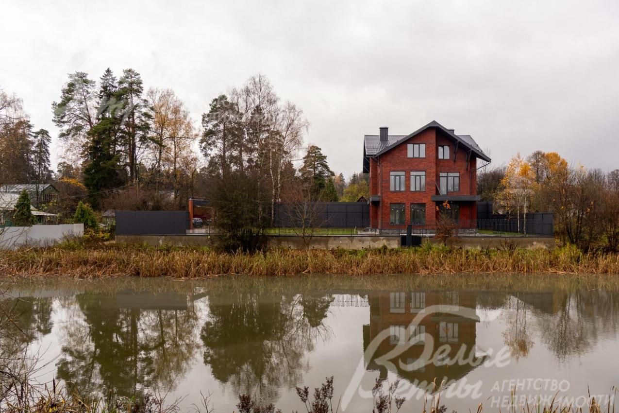 В пешей доступности – магазины и остановки общественного транспорта