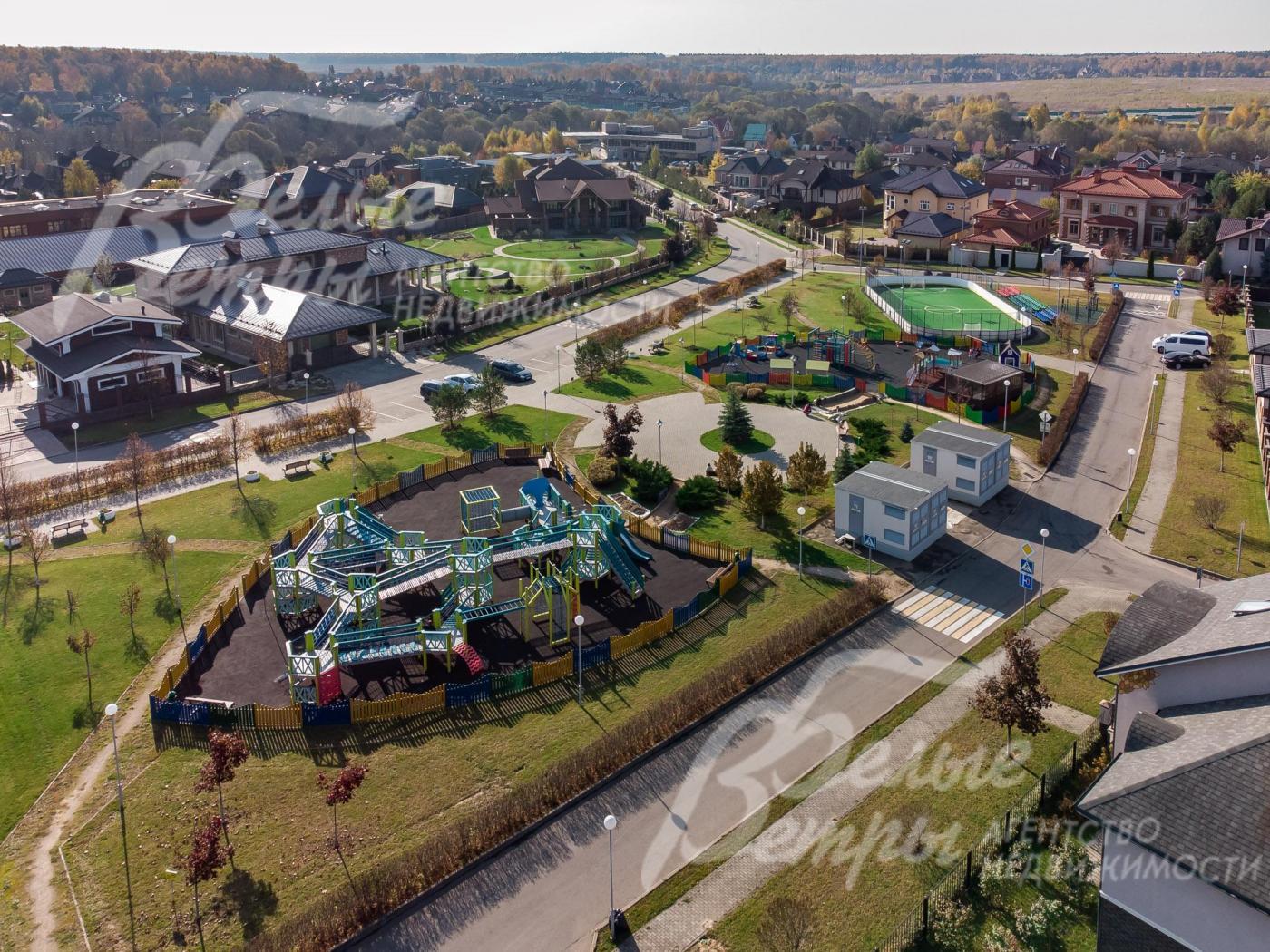 Элитный охраняемый коттеджный поселок с развитой собственной и примыкающей инфраструктурой и со всеми центральными коммуникациями