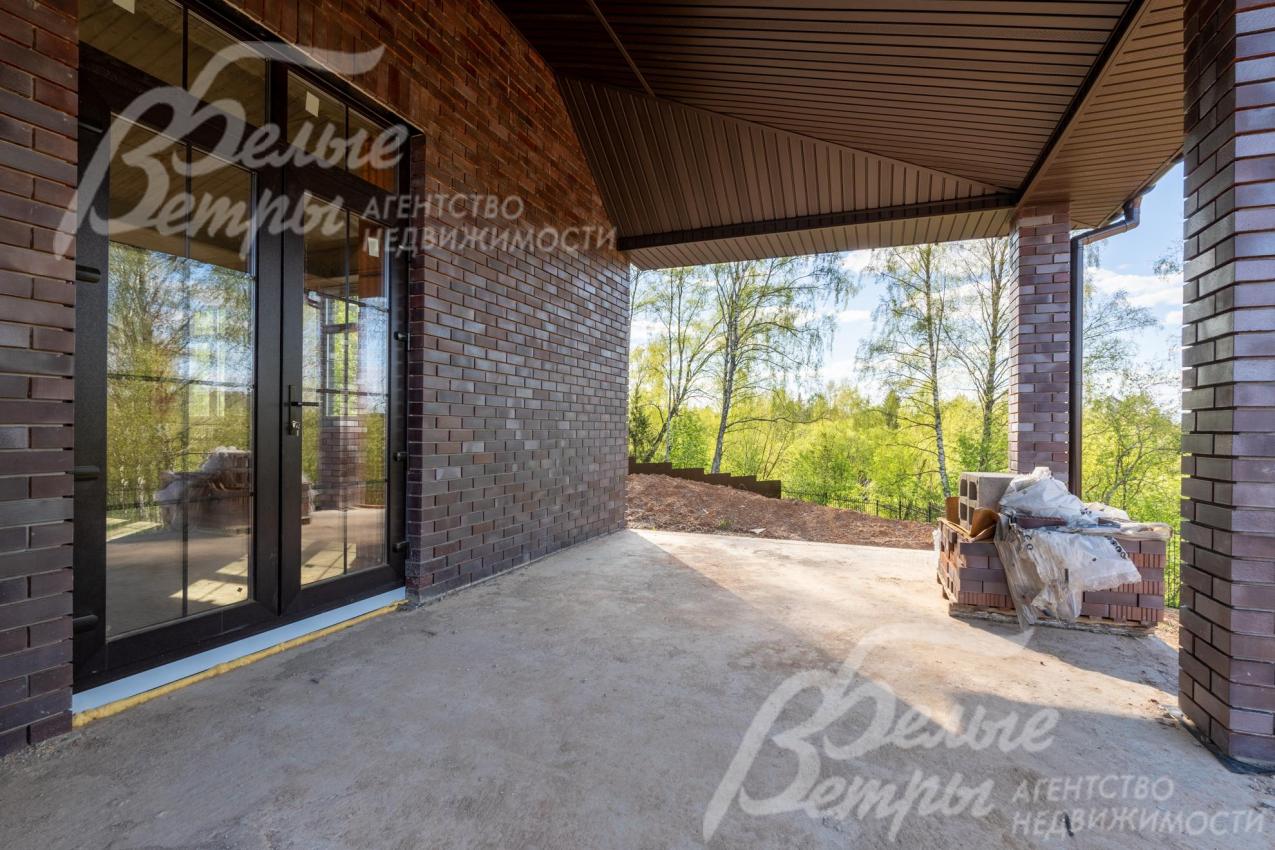 Крытая терраса 17 кв.м с видом на участок 18 соток