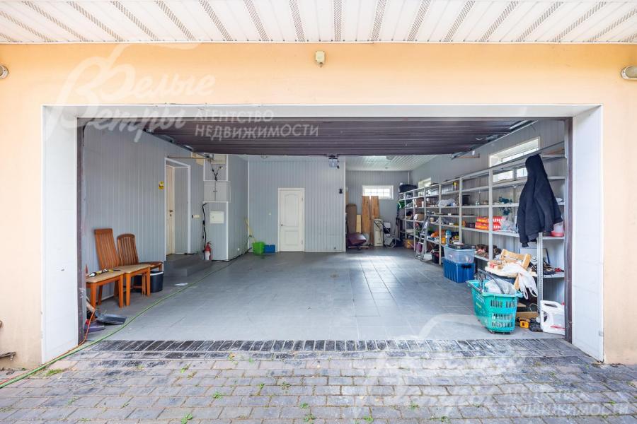 Гараж на 2 машиноместа.