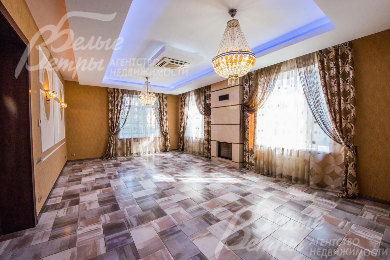 Гостиная с камином