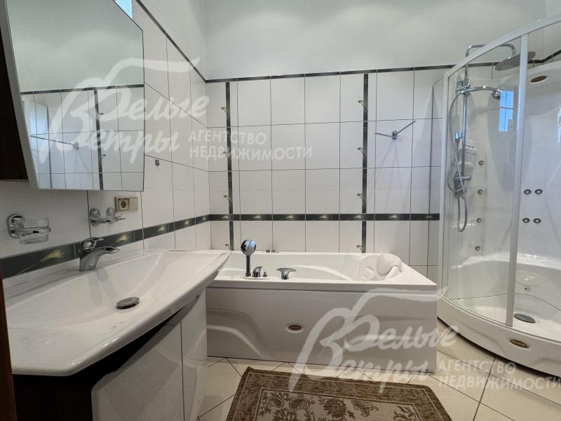 Все санузлы оборудованы импортной сантехникой