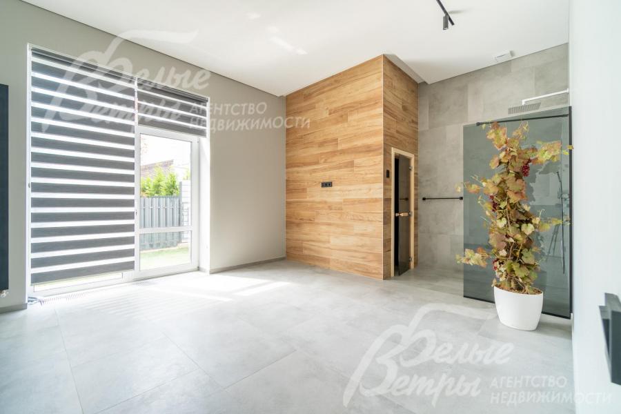 Спа-зона с сауной и душевой и выходом на участок