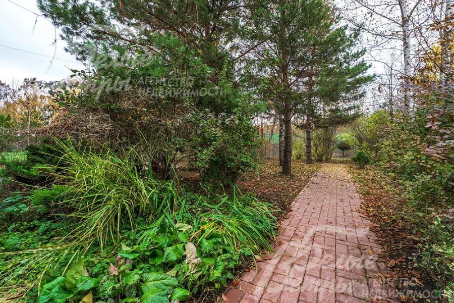 От таунхауса есть проход в парк поселка