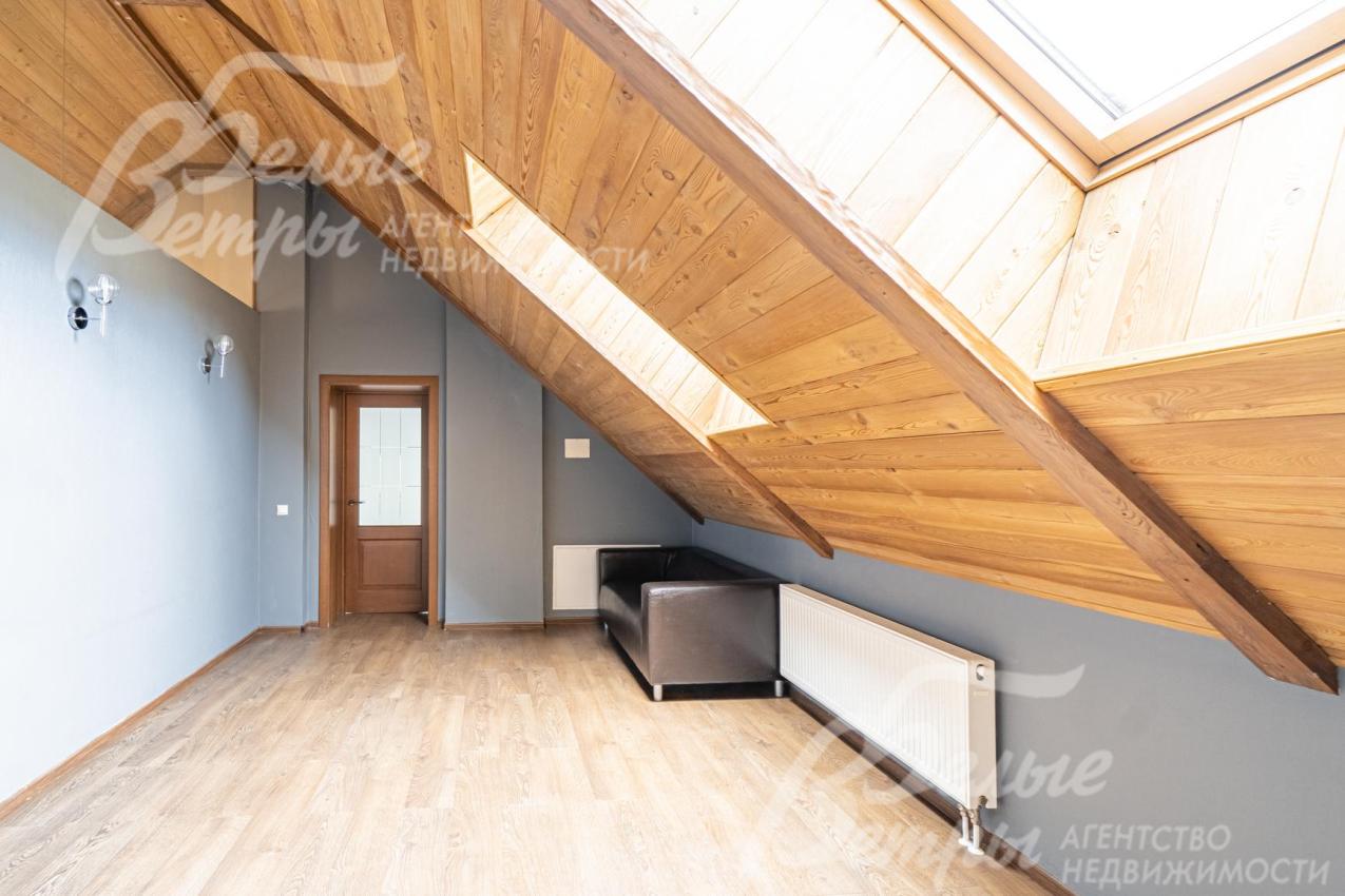 Спальня 21 кв.м с мансардными окнами