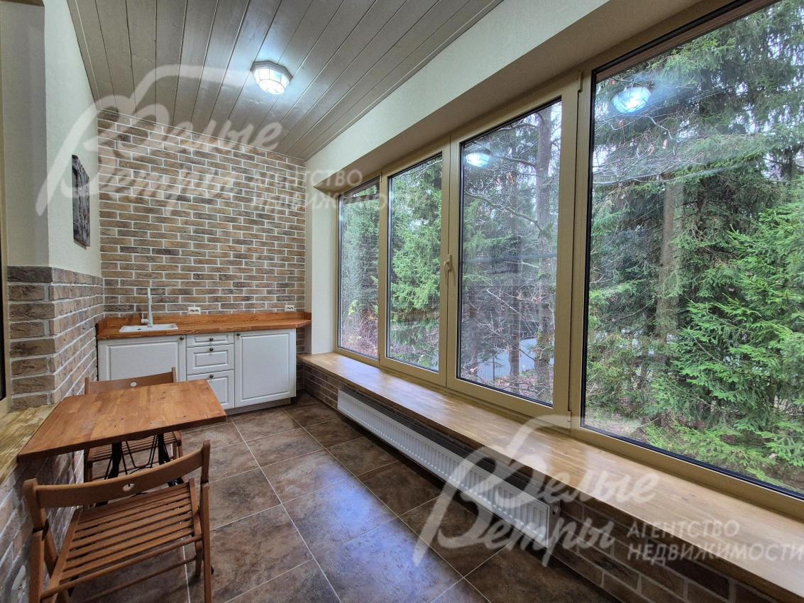 Тёплая лоджия с панорамным остеклением