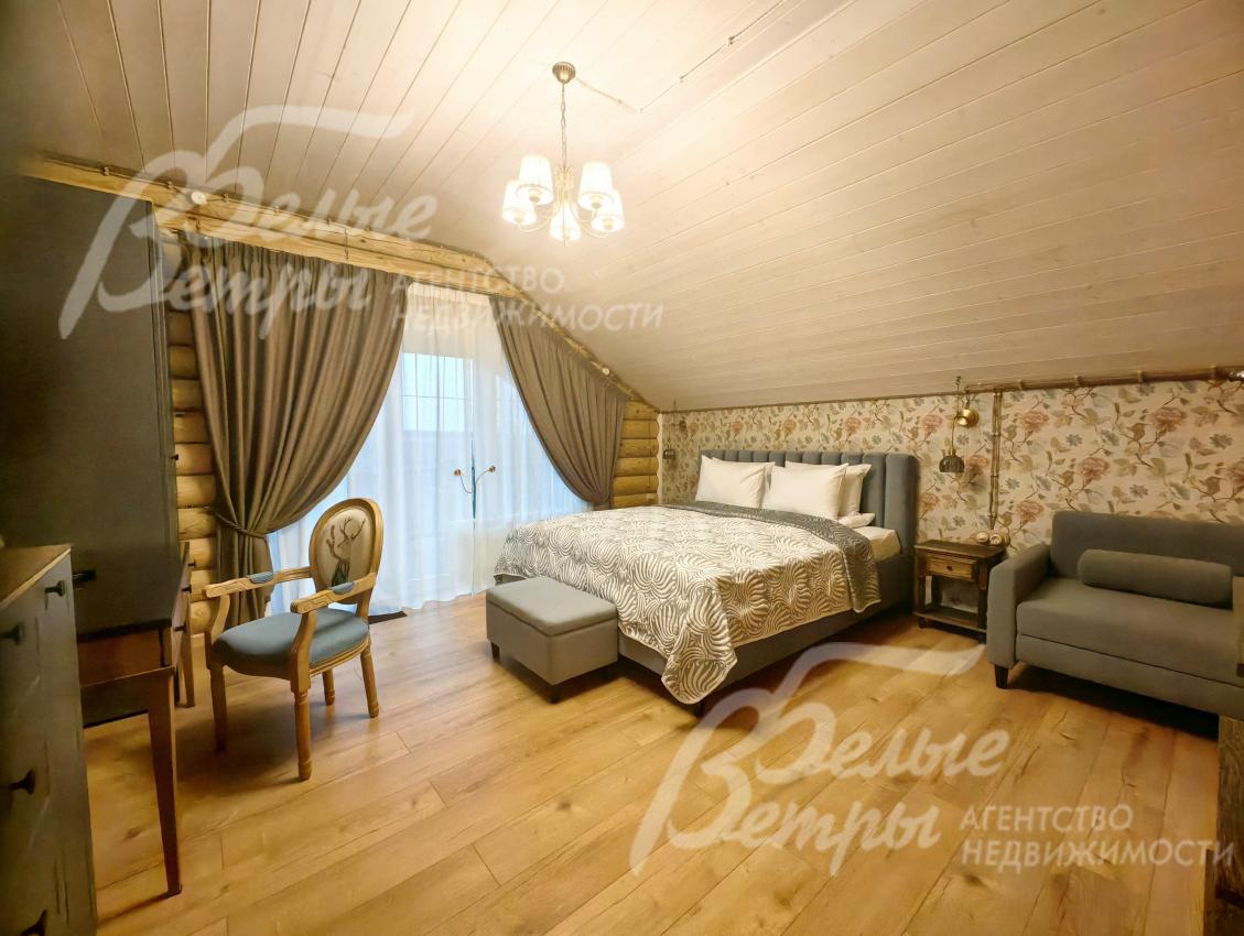 Спальня с дополнительным диваном