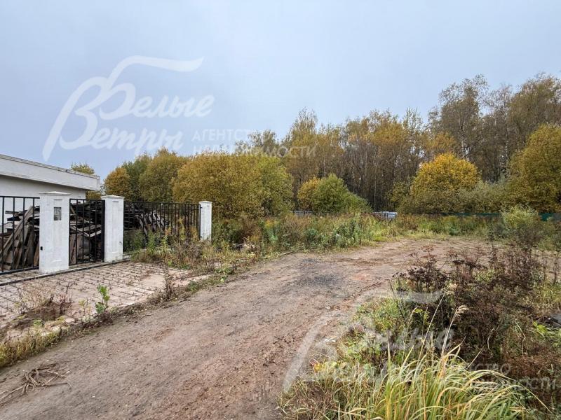 Площадь участка и его территория предоставляют неограниченные возможности для реализации любых архитектурных и ландшафтных проектов