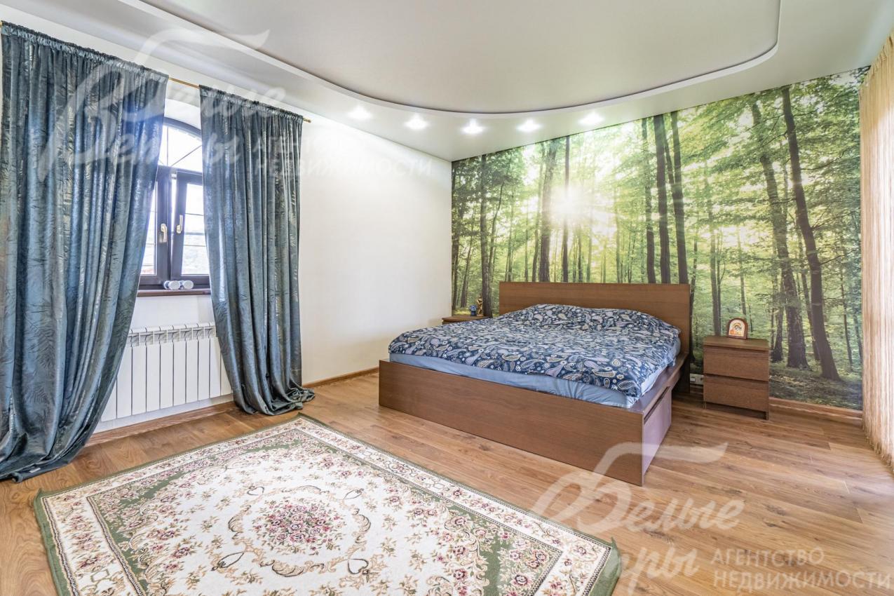 Спальня 21 кв.м с гардеробной и балконом