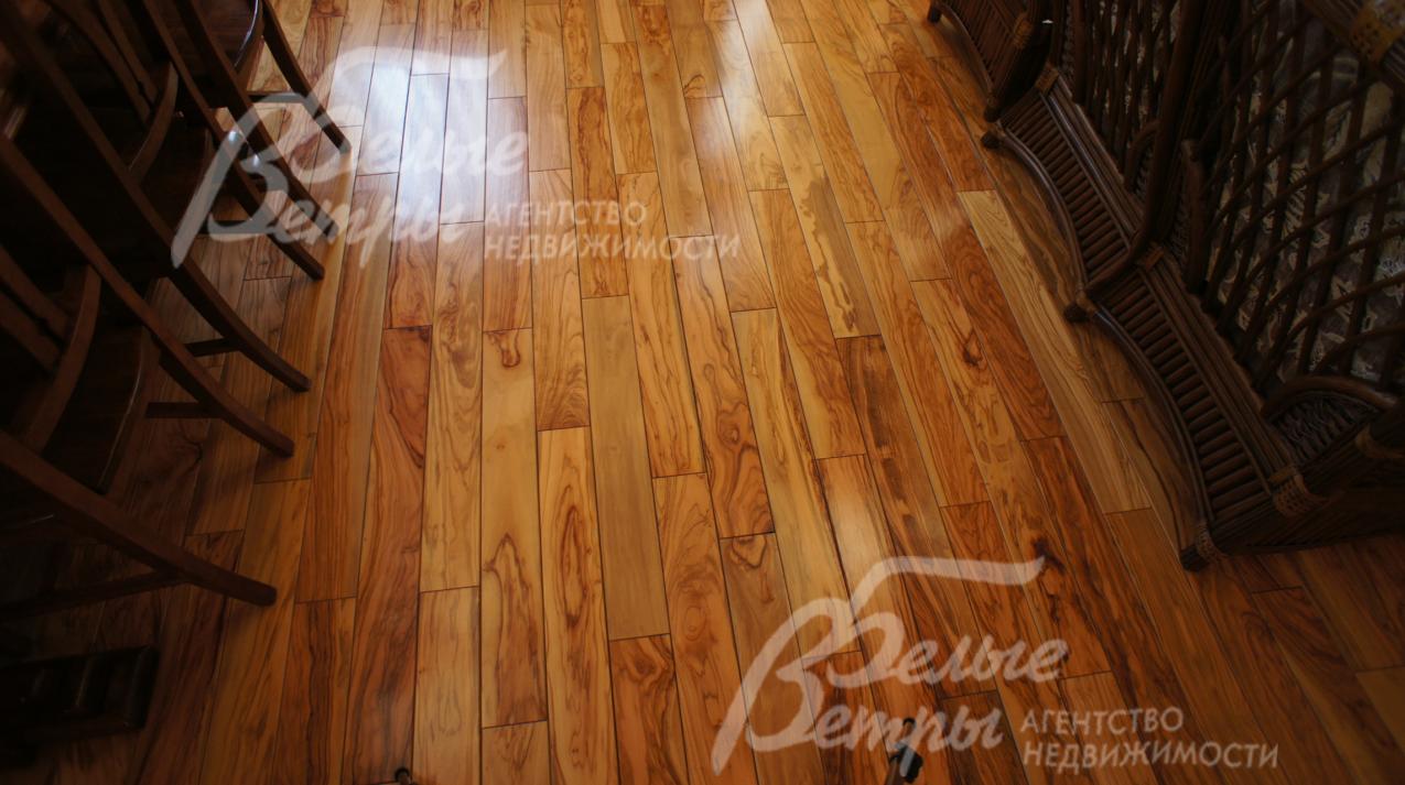 Полы массив доски дерева тик и оливы