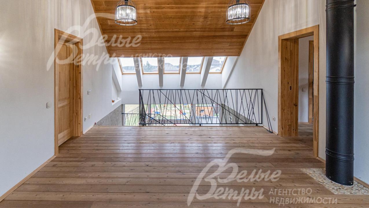 Холл мансарды