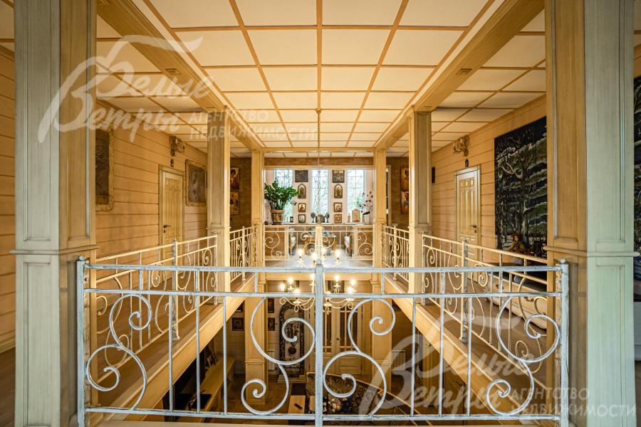 Холл-галерея 2го этажа над гостиной