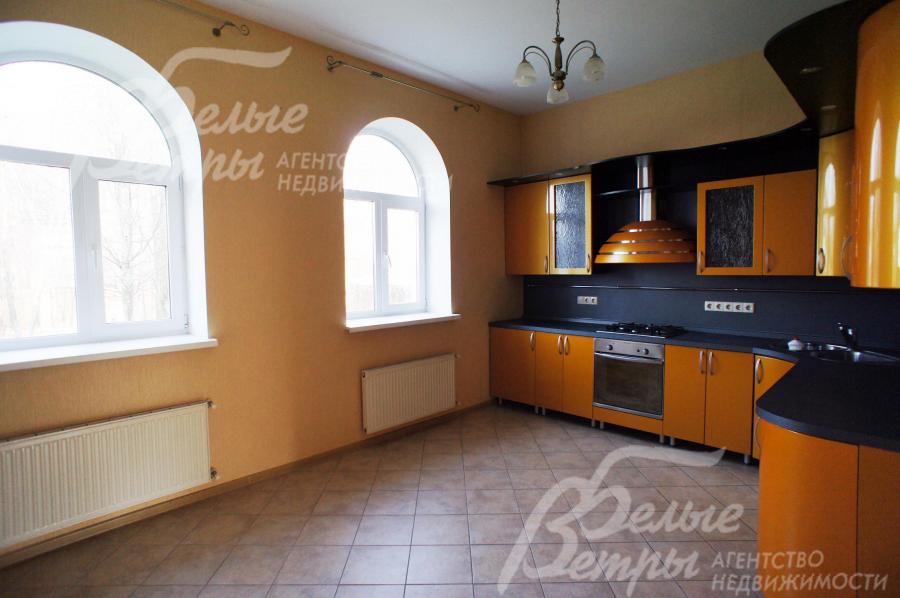 кухня 16 кв.м с двумя окнами