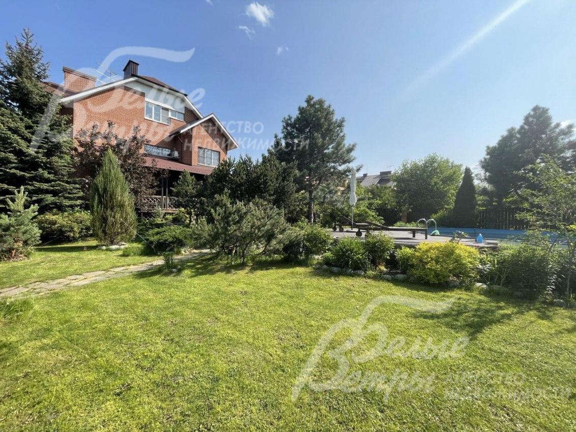 Дом на живописном участке 15 соток