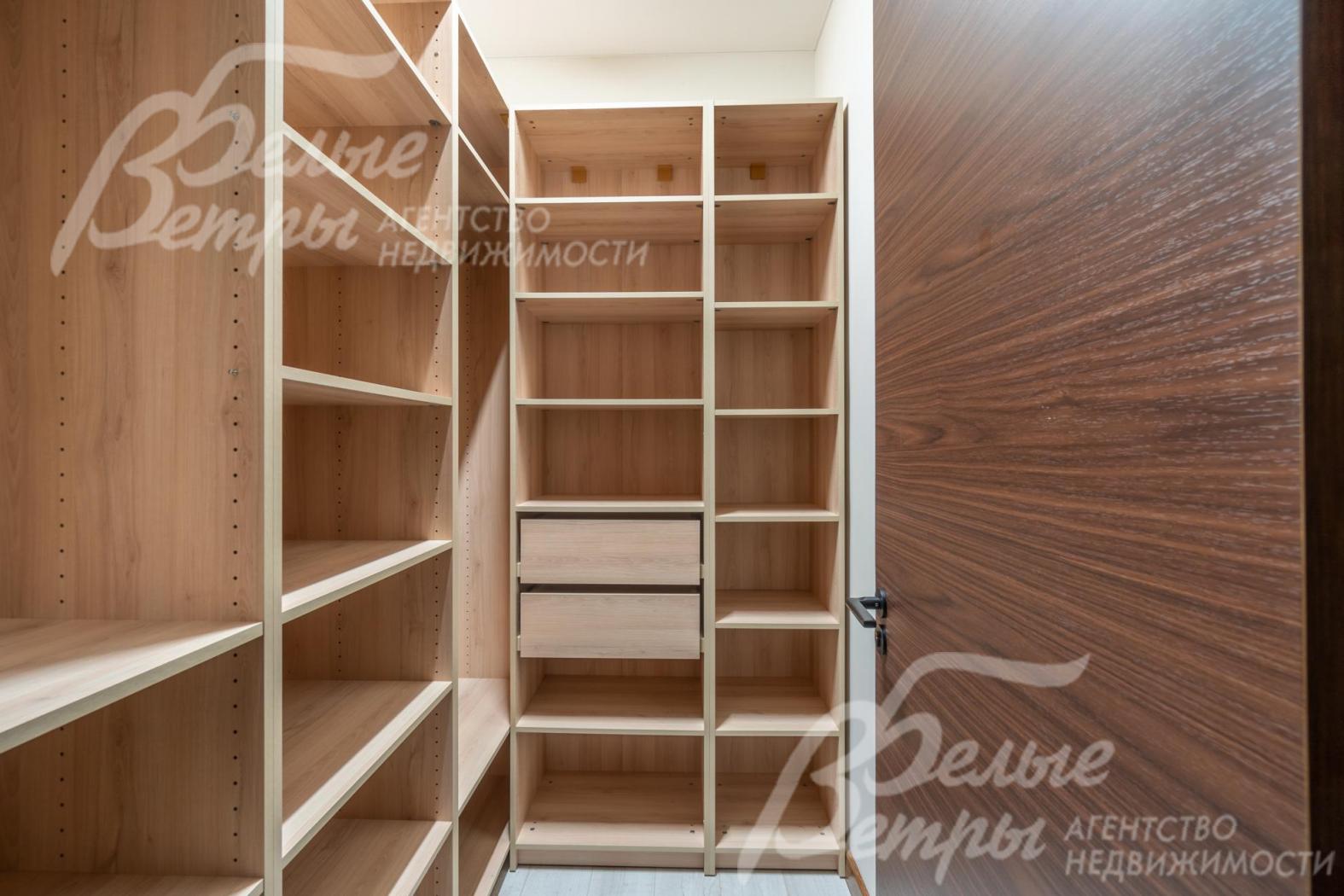 Гардеробная на втором этаже