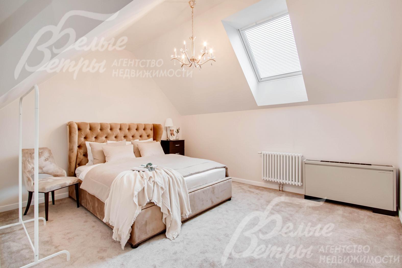 В некоторых спальнях на полу ковролин