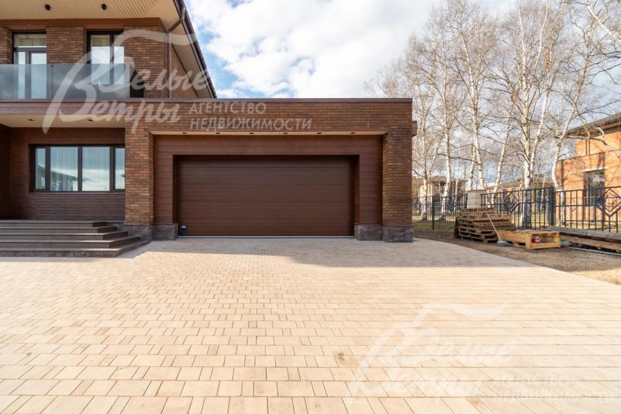 Парковочная площадка перед гаражом