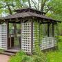 Беседка в прогулочной зоне поселка