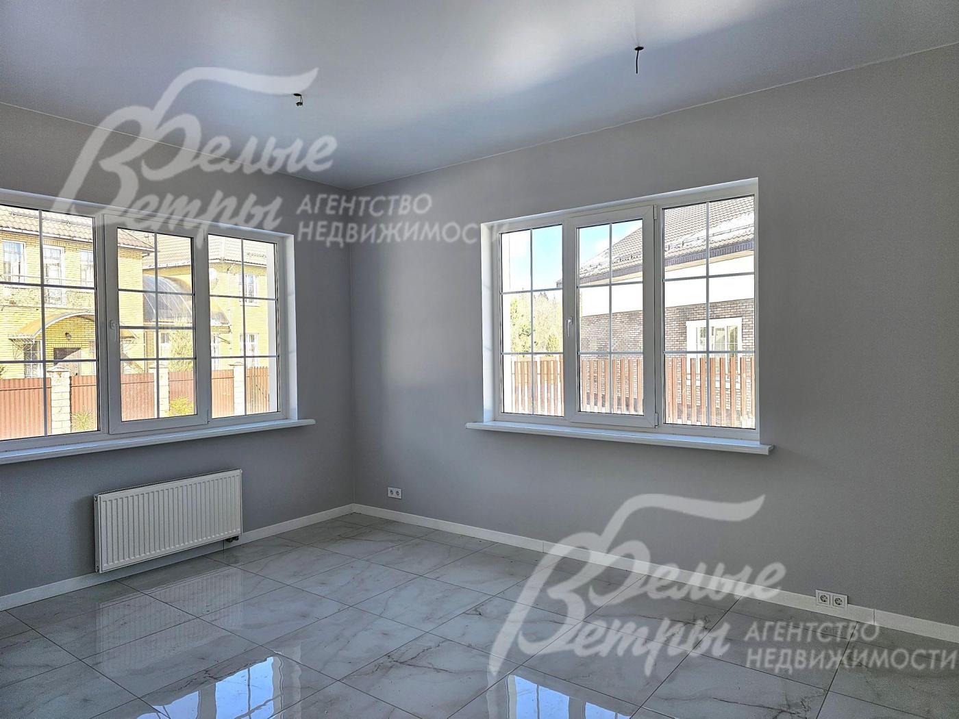 Спальня 12.3 кв.м на первом этаже