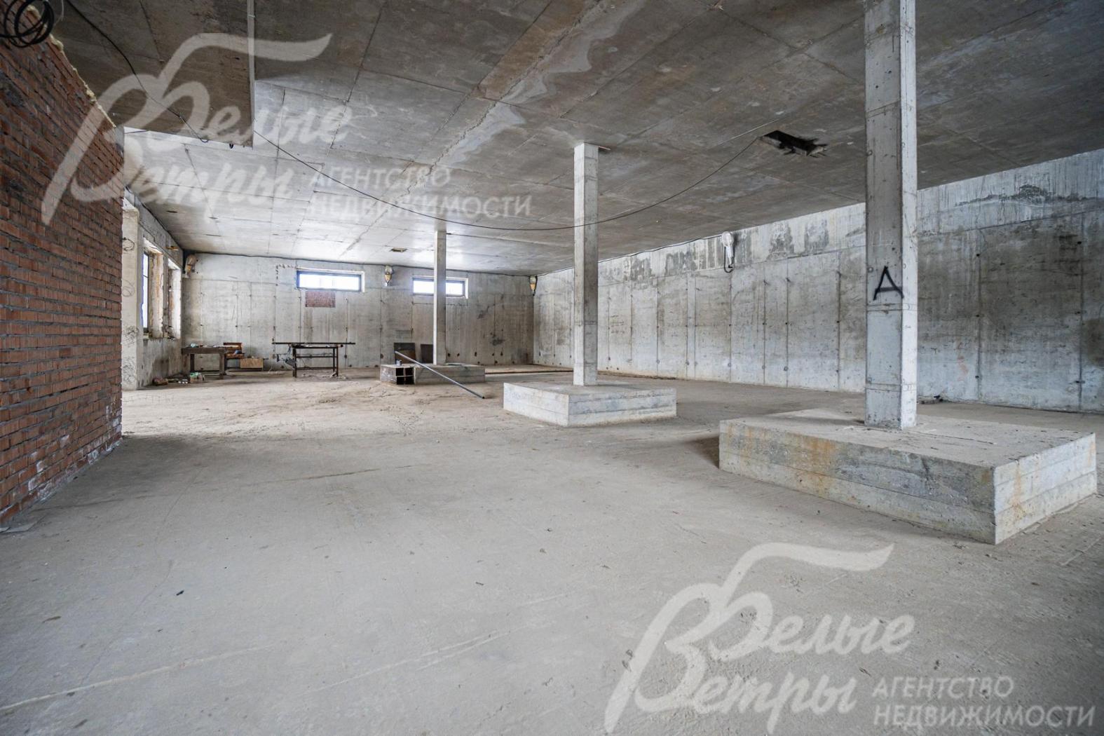 1-й этаж частично цокольный из-за перепада высот участка