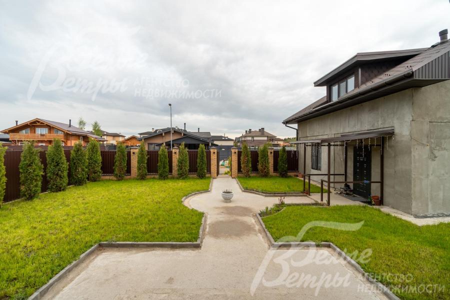 Участок 6 сот. с газоном и высаженными туями 