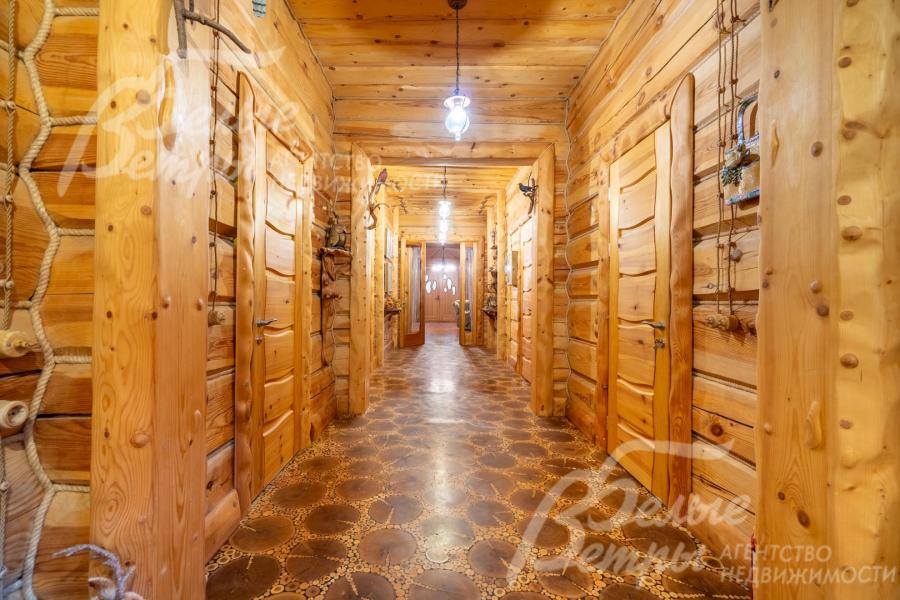 Оригинальный наборный пол из спилов дерева