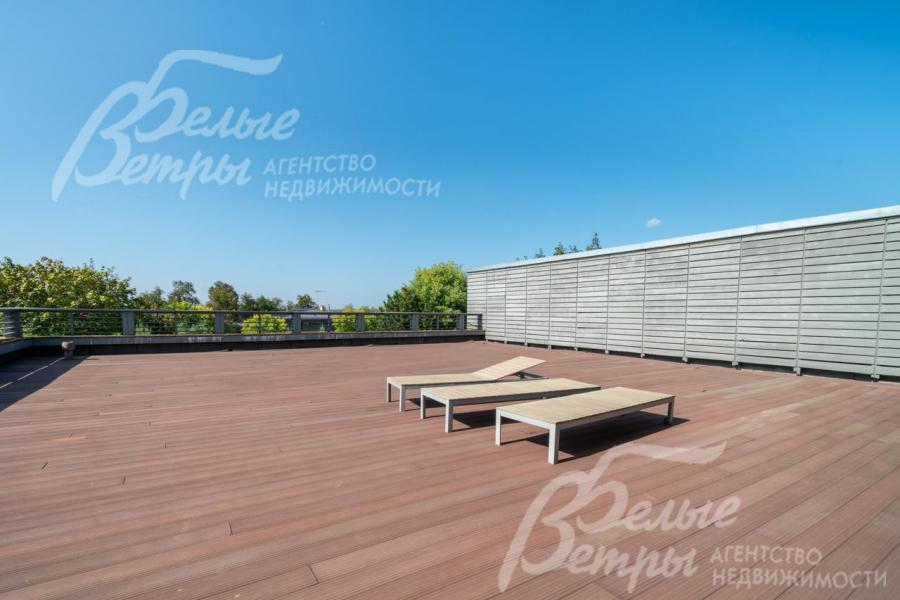 Открытая терраса для солнечных ванн