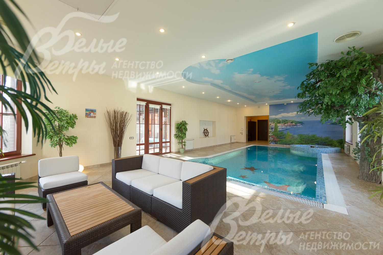 Бассейн с зоной отдыха 91 кв.м с принудительной системой вентиляции 