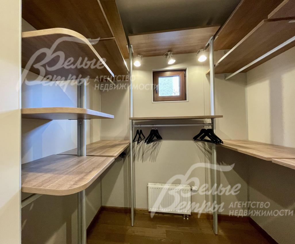 Гардеробная на 2-ом этаже