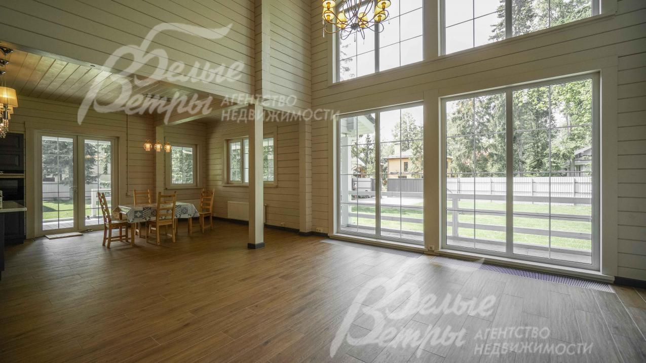 Гостиная со вторым светом 35 кв.м