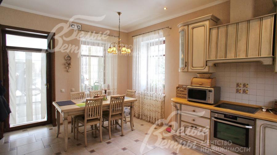 Кухня 20 кв.м с выходом на террасу