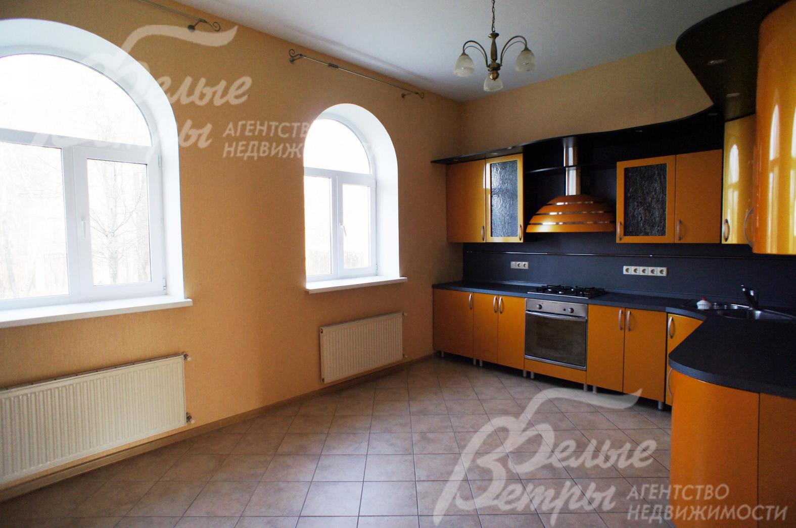 кухня 16 кв.м с двумя окнами