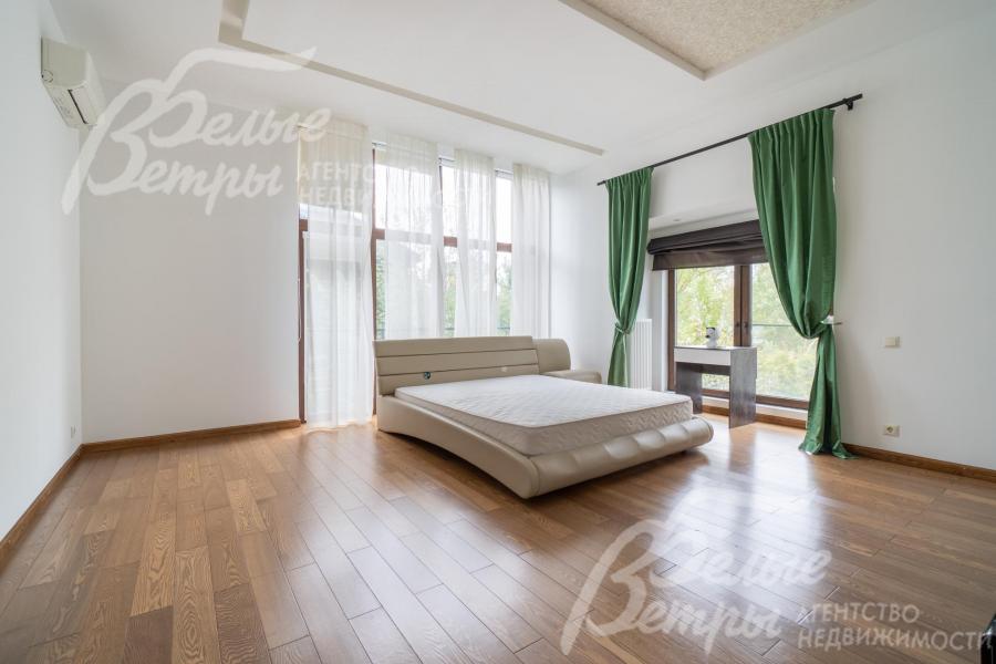 Мастер-спальня 27 кв.м со своей гардеробной.