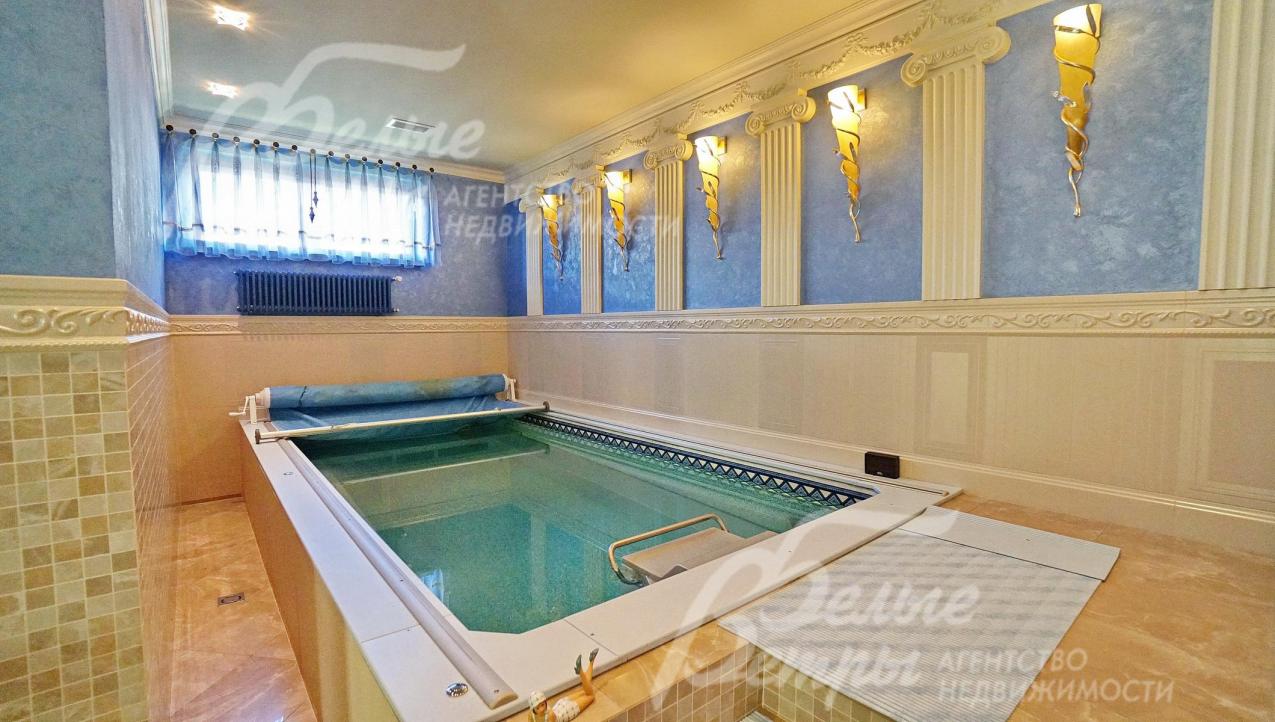 Скиммерный бассейн с подсветкой и гидромассажем