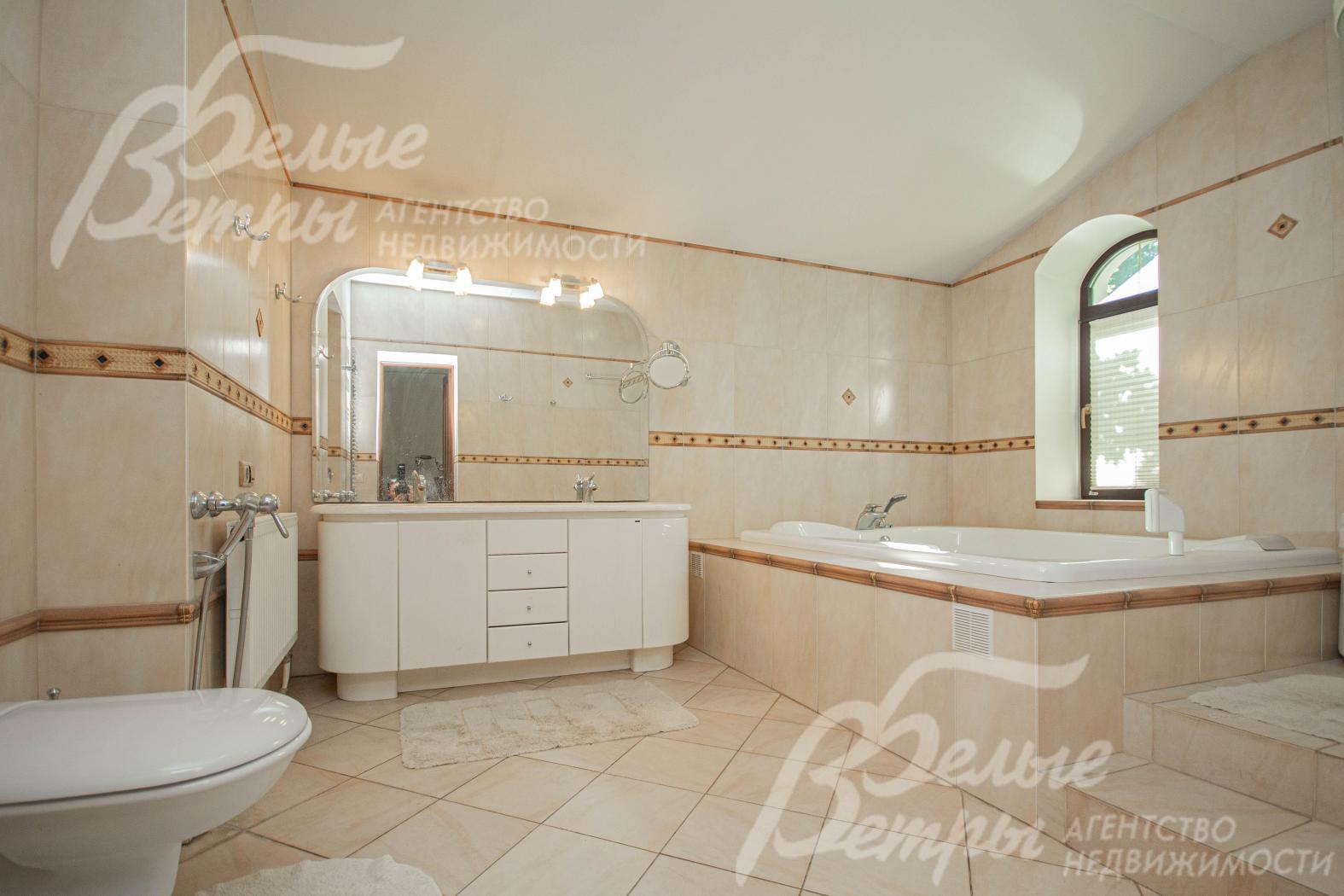 Ванная комната при главной спальне