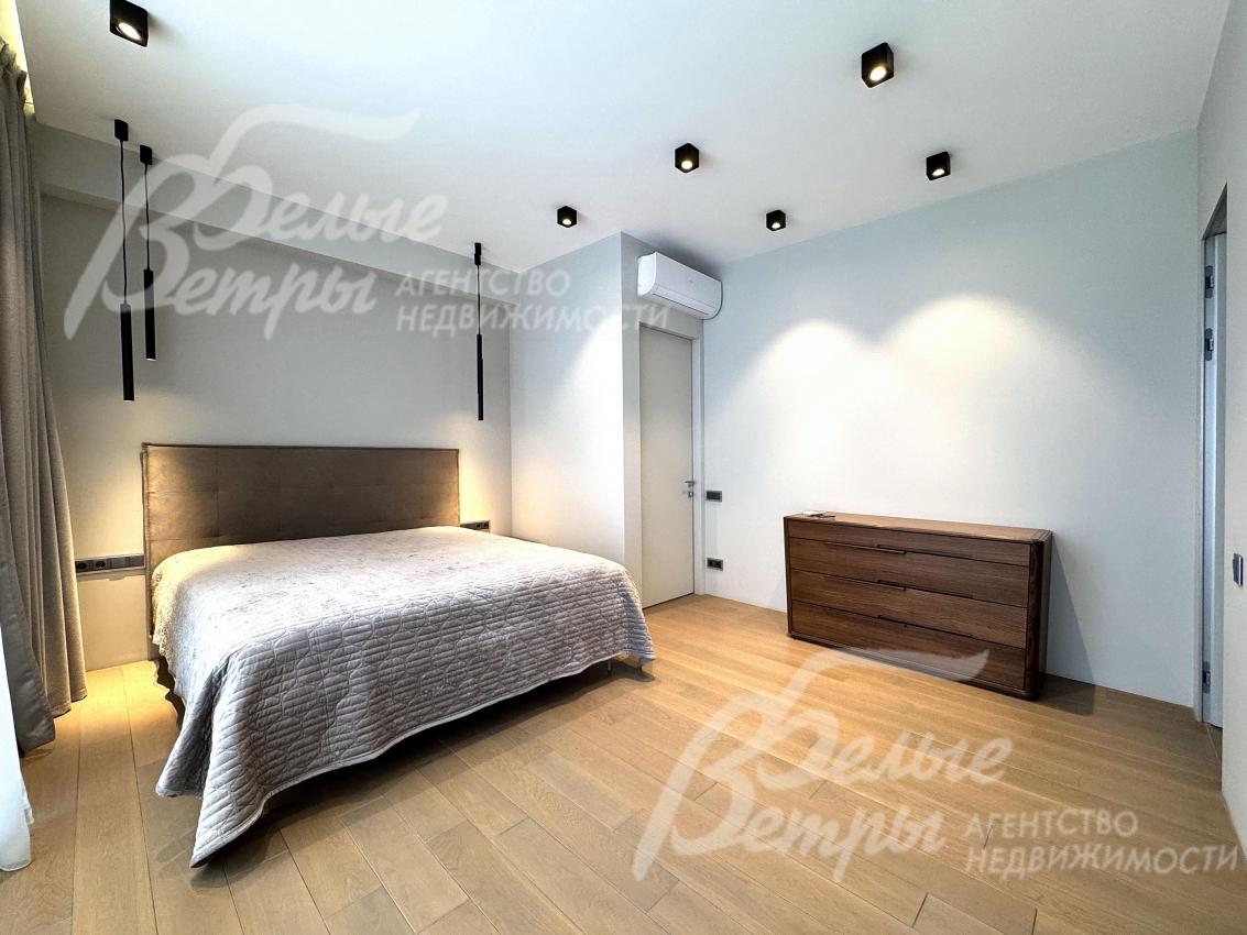 Мастер-спальня 18 кв.м на 2-м этаже 