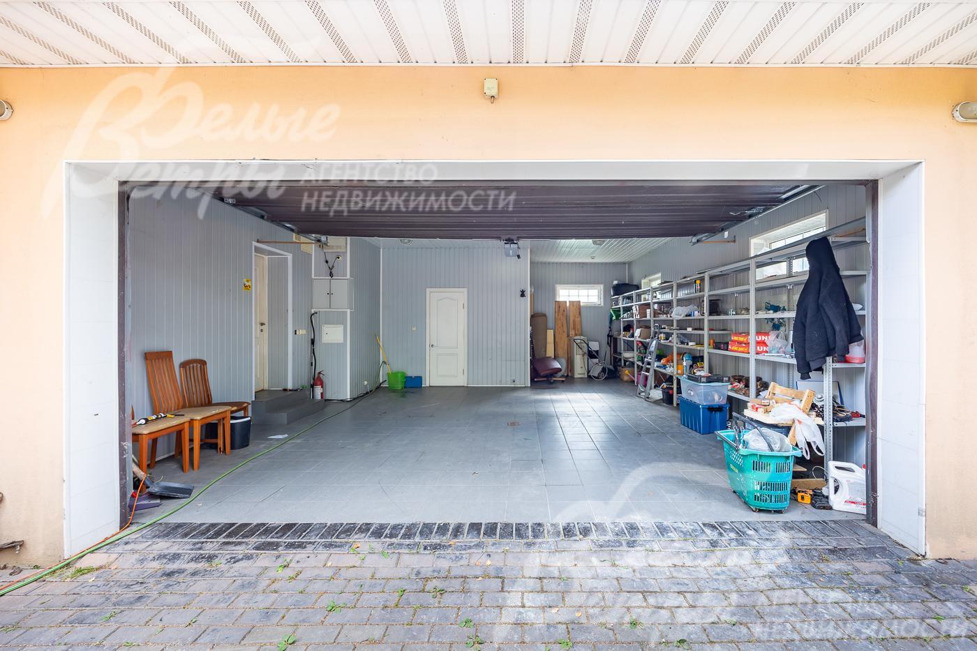 Гараж на 2 машиноместа.