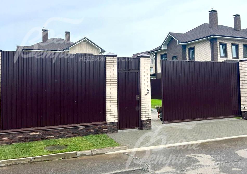 Установлены откатные автоматические ворота и отдельная калитка