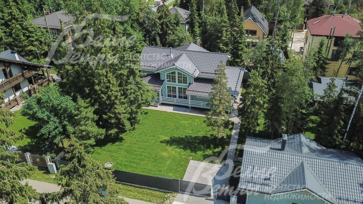 Участок ровный, правильной формы