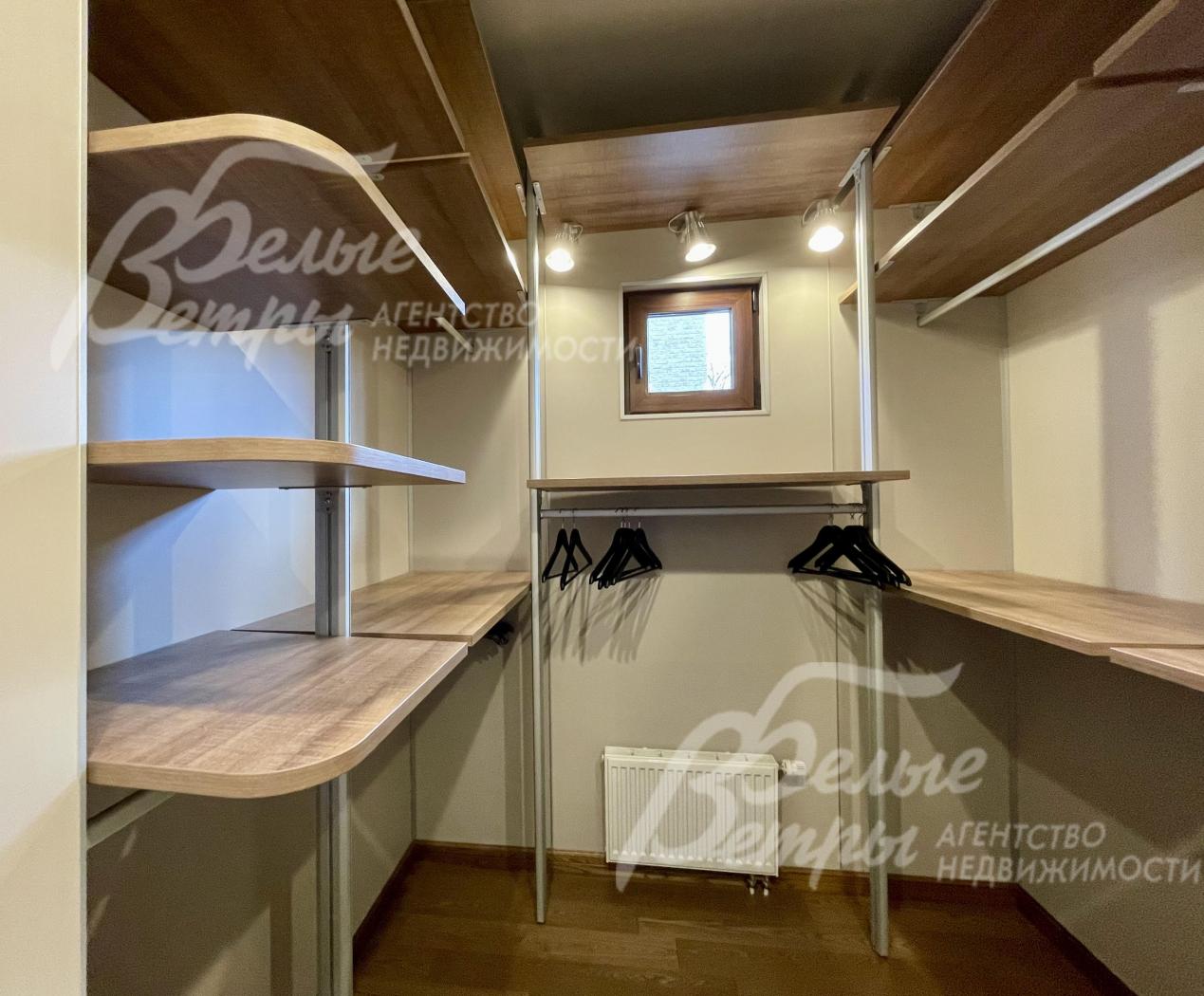 Гардеробная на 2-ом этаже